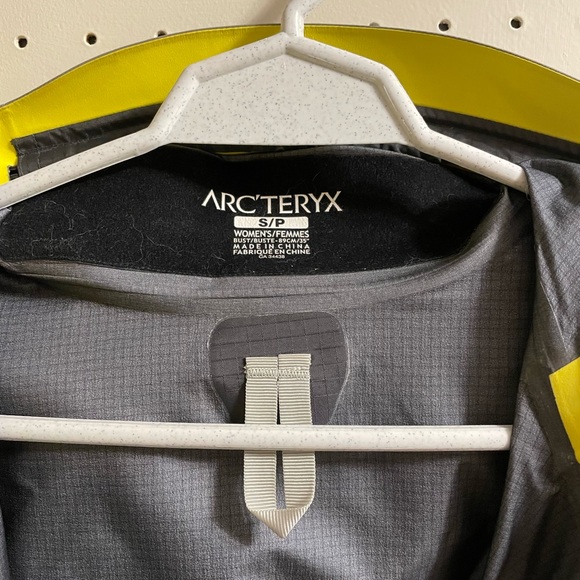 Arc’teryx BETA LT raincoat Small - Picture 2 of 6